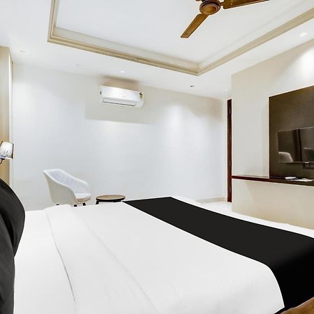 Hotel Super Townhouse Oak Udyog Vihar Gurgaon Exterior foto