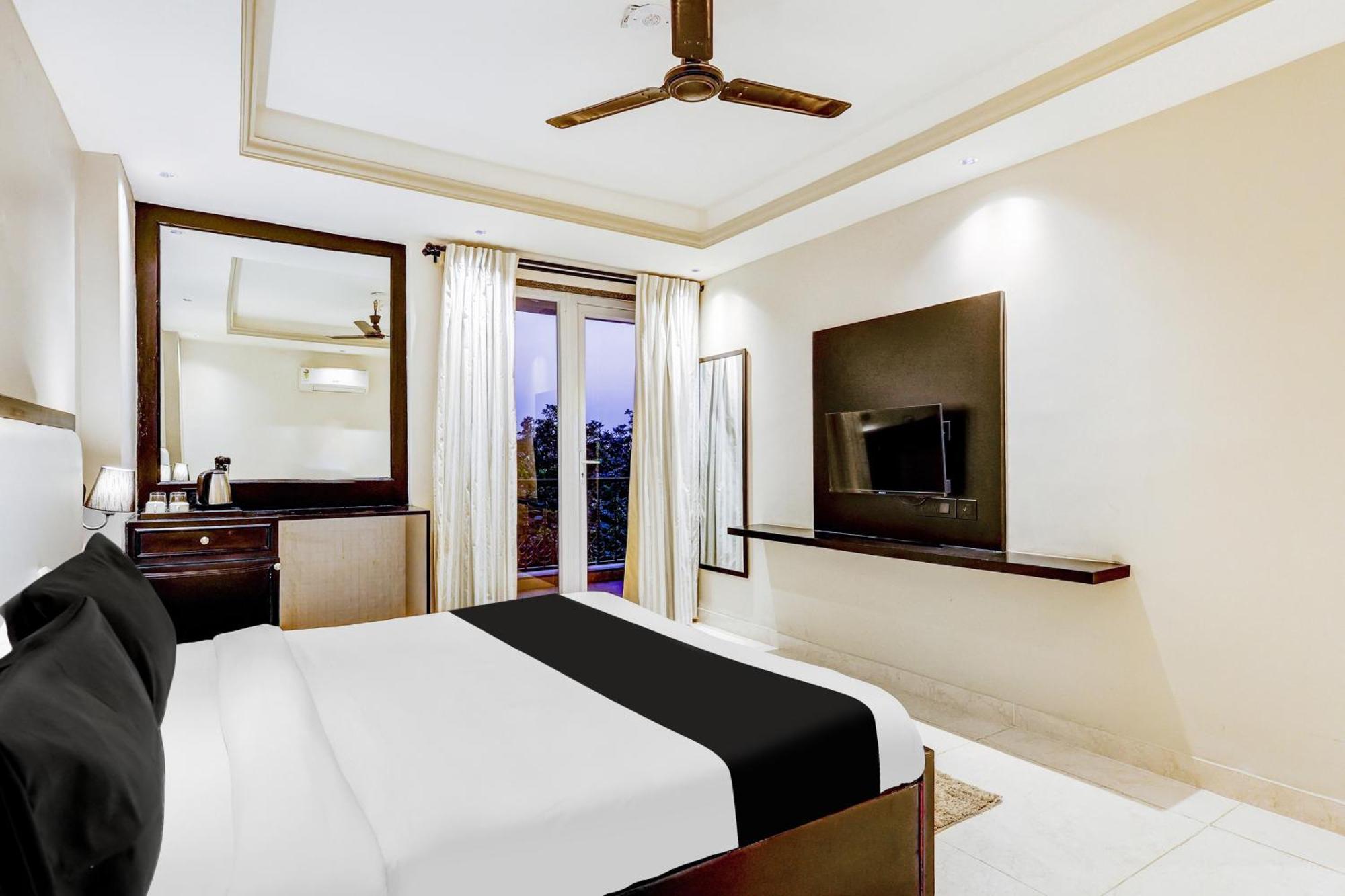 Hotel Super Townhouse Oak Udyog Vihar Gurgaon Exterior foto