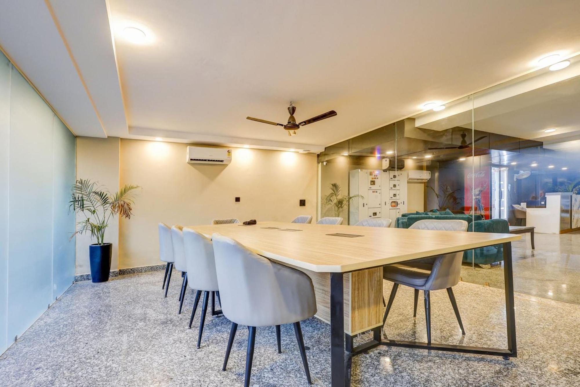 Hotel Super Townhouse Oak Udyog Vihar Gurgaon Exterior foto