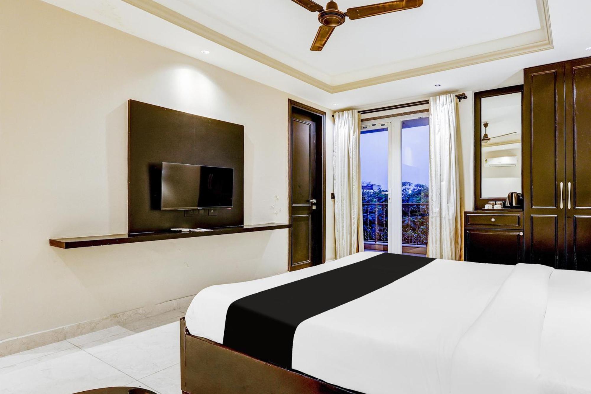 Hotel Super Townhouse Oak Udyog Vihar Gurgaon Exterior foto